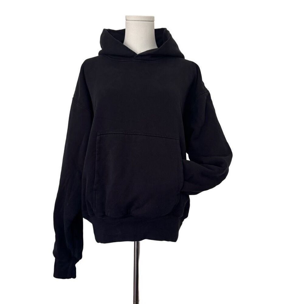 Yzy yeezy authentic black hoodie sz M